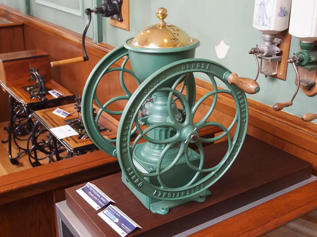 Photo d'un moulin à café Peugeot, l'histoire Peugeot