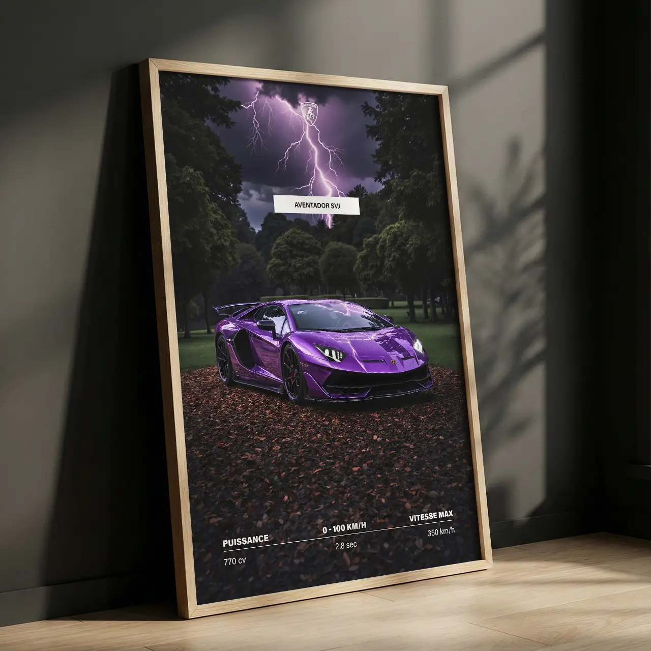 Affiche Lamborghini Aventador SVJ encadrée posée au sol mur gris sombre.