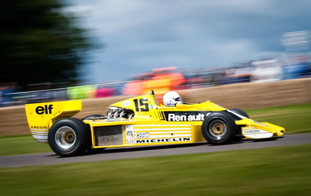 Photo de la F1 Renault RS01 pilotée par Jean-Pierre Jabouille
